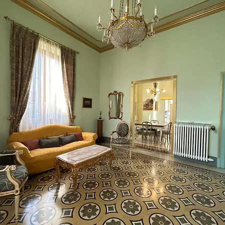 Florentine Penthouse By Florencehospitality Com Daire