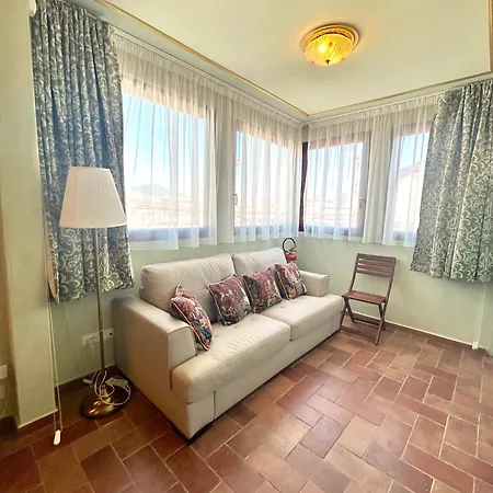 Florentine Penthouse By Florencehospitality Com Daire