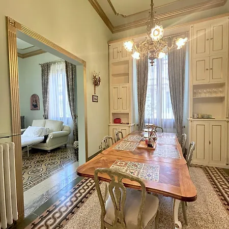Florentine Penthouse By Florencehospitality Com Daire