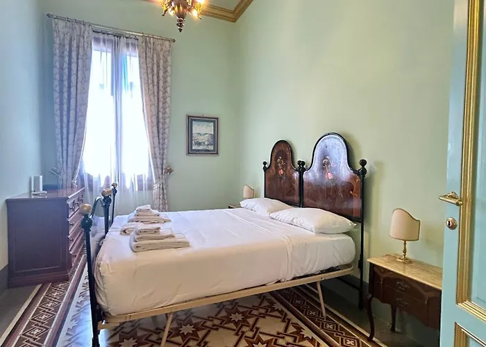 Florentine Penthouse By Florencehospitality Com * Florença
